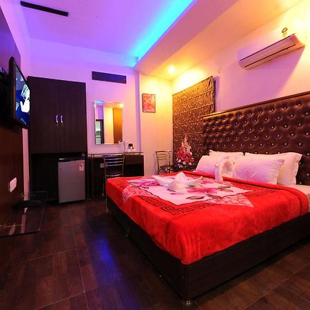 Hotel Pearl Inn & Suites Amritsar Bagian luar foto