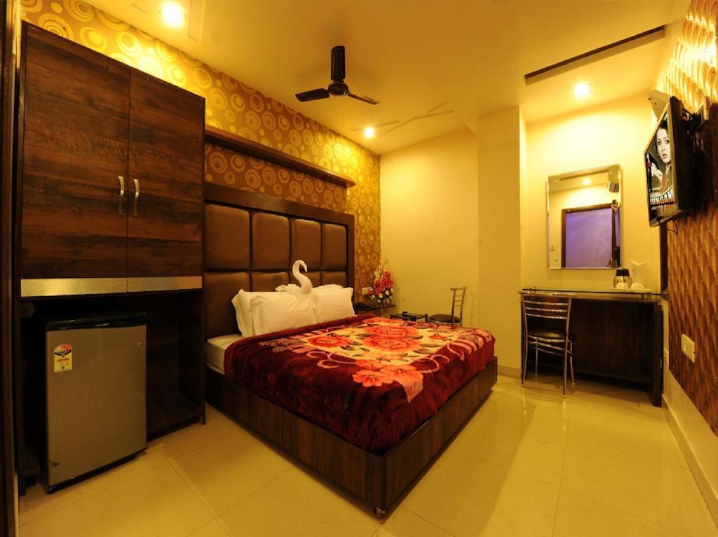 Hotel Pearl Inn & Suites Amritsar Ruang foto