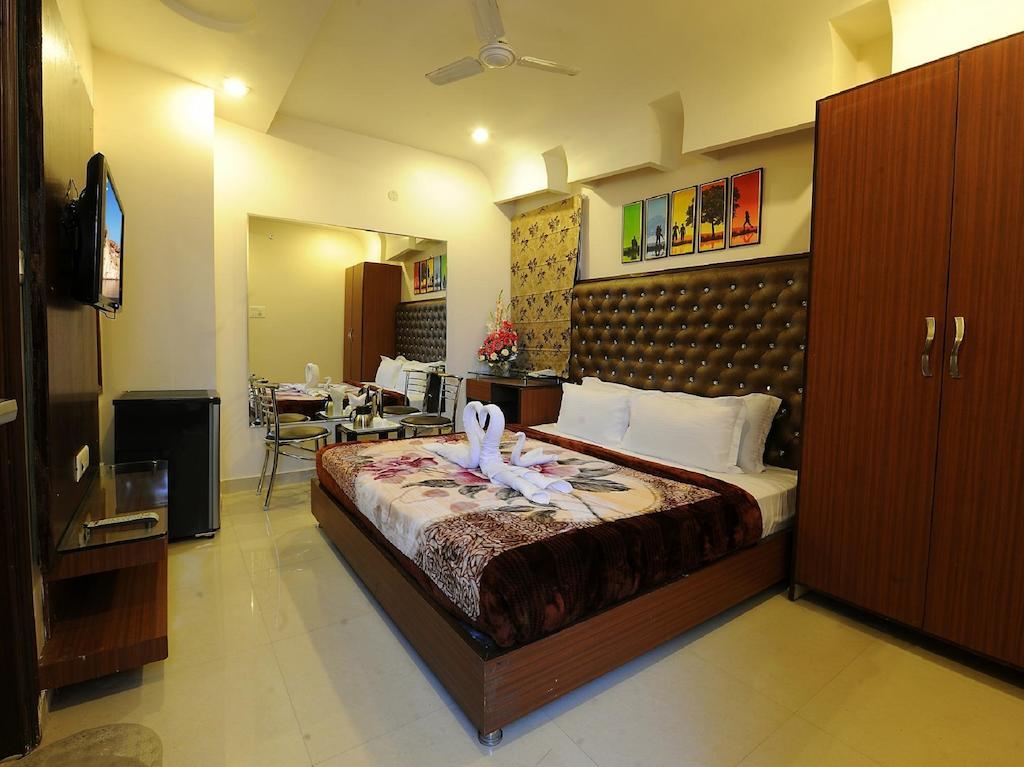 Hotel Pearl Inn & Suites Amritsar Bagian luar foto