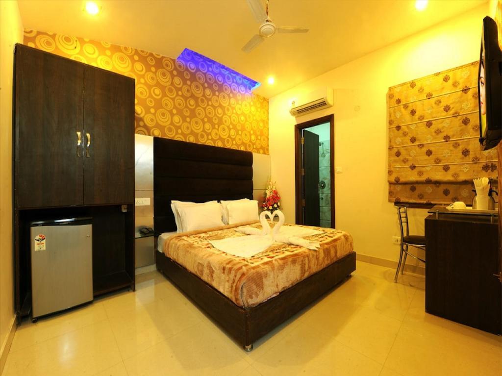 Hotel Pearl Inn & Suites Amritsar Bagian luar foto