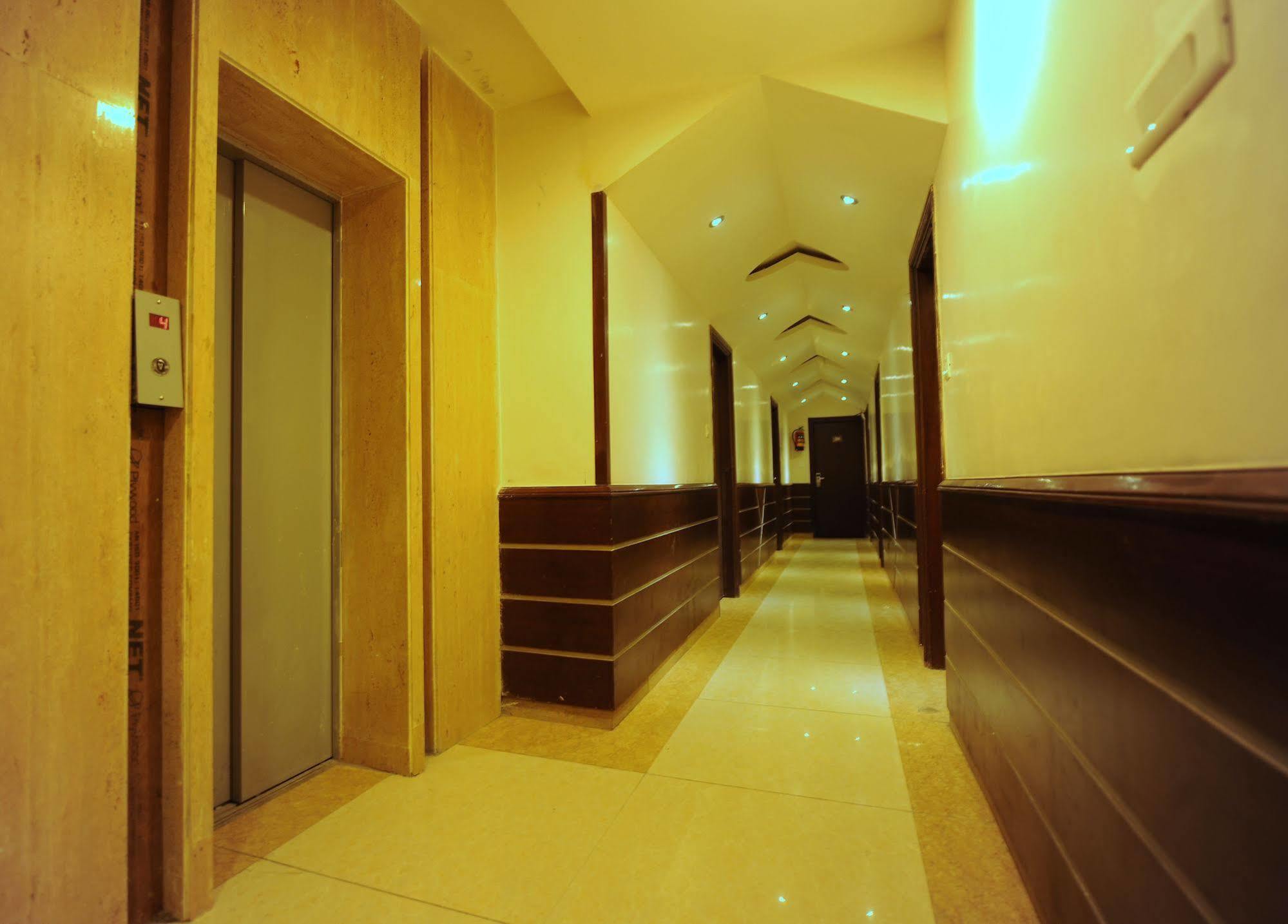 Hotel Pearl Inn & Suites Amritsar Bagian luar foto