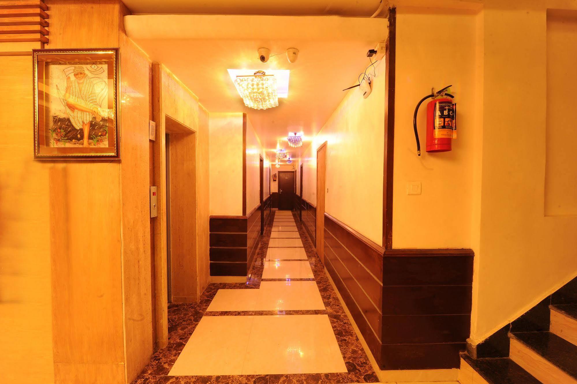 Hotel Pearl Inn & Suites Amritsar Bagian luar foto